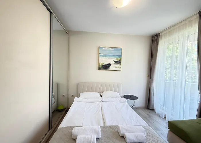 Marina Апартамент Равда